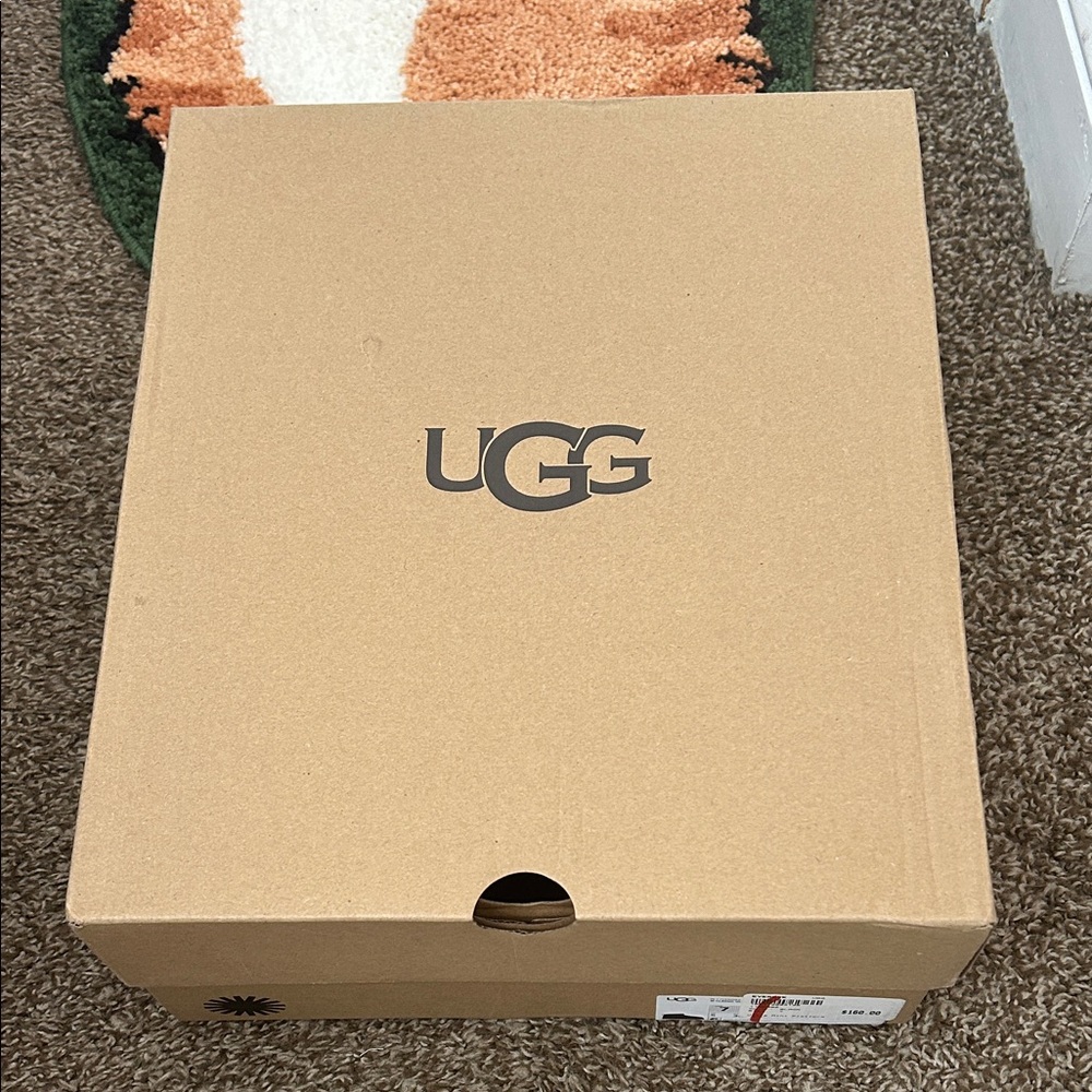 UGG Classic Tan Shoe Box